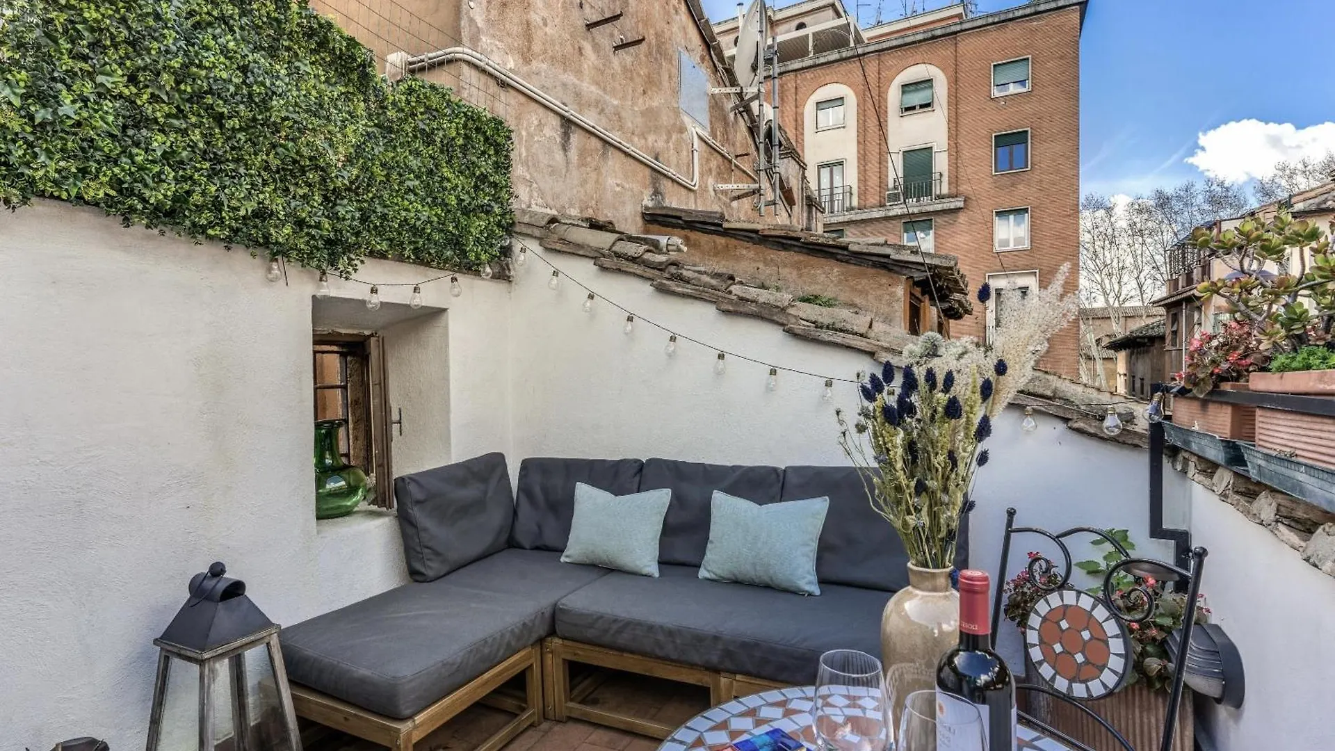 Maya Rhome Trastevere Rom 0*,  Italien