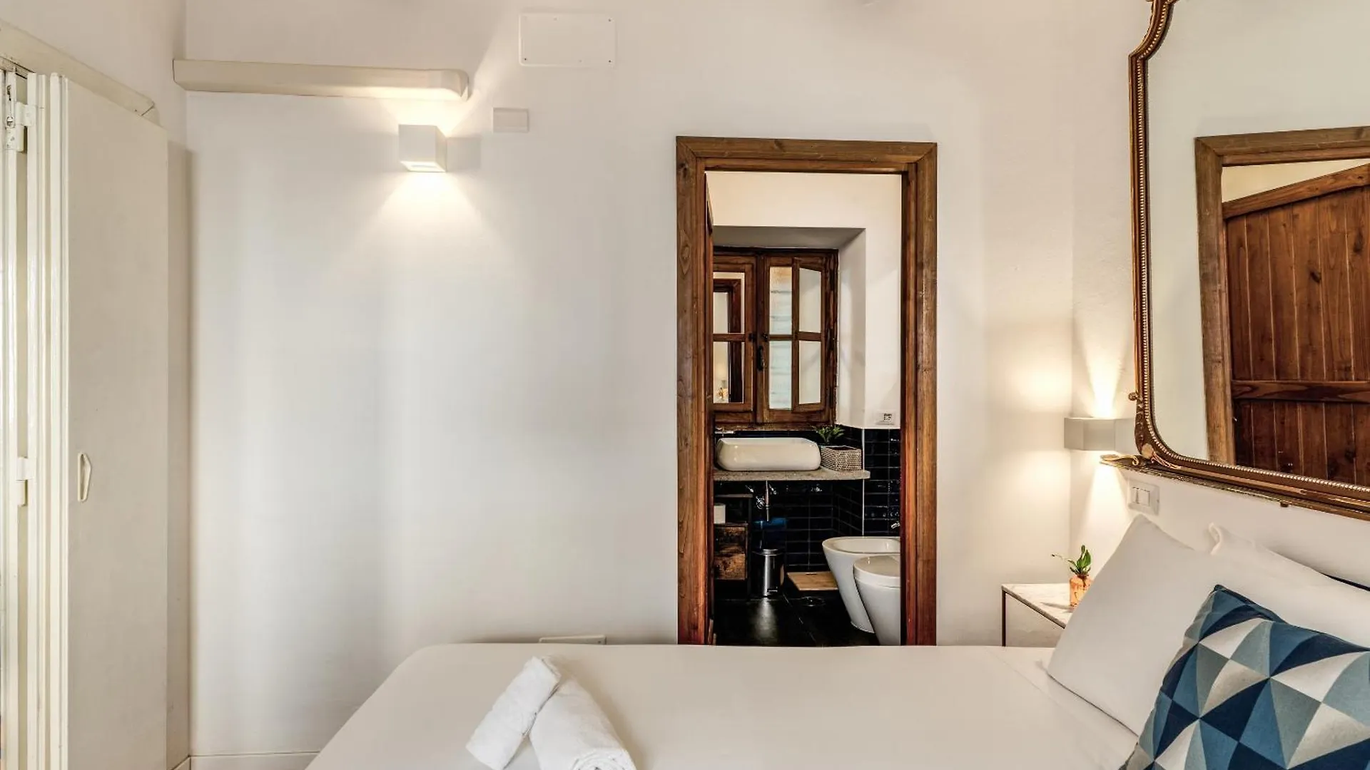Maya Rhome Trastevere Rom Italien